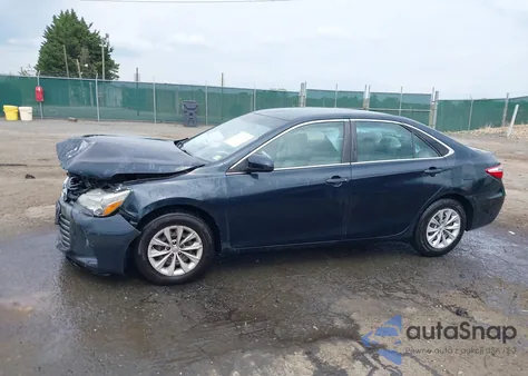 2016 Toyota Camry Le z USA, uszkodzony, nr VIN 4T4BF1FK1GR562175